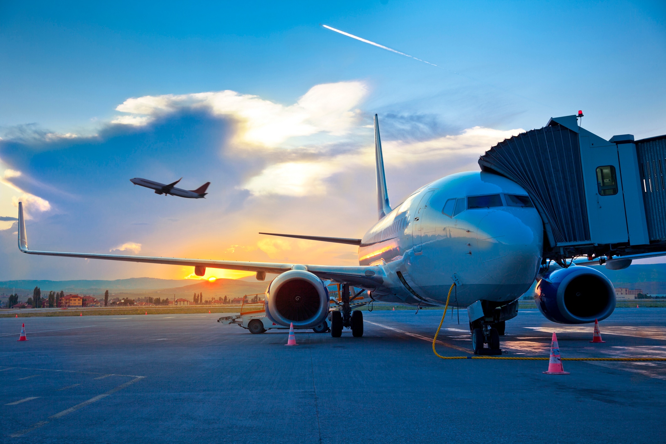 plane unloading the passengers at the airport